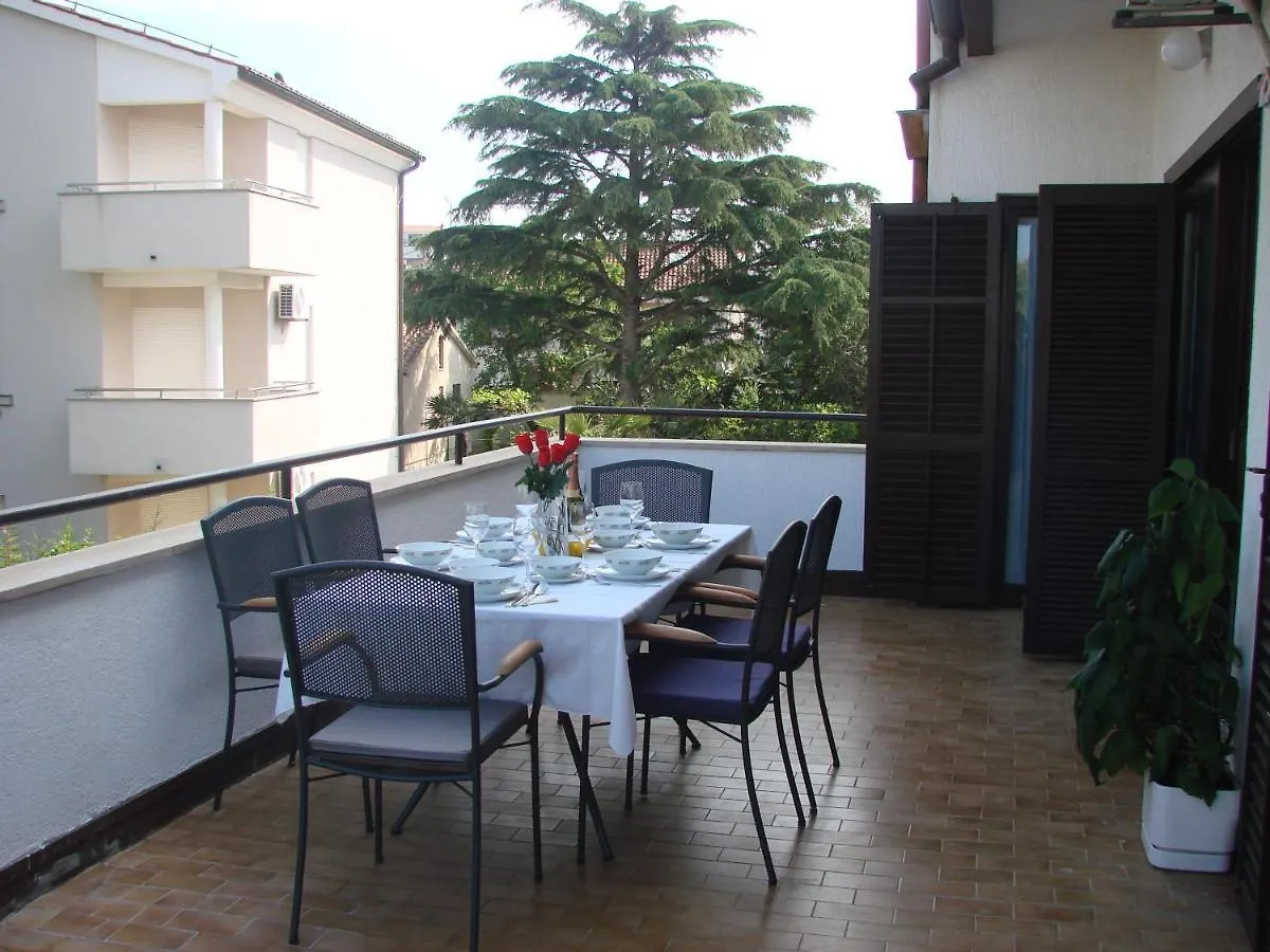 Apartments Ida, 100 M From The Beach Pjescana Uvala