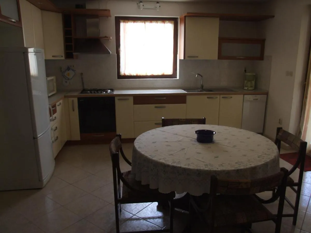 Apartments Ida, 100 M From The Beach Pjescana Uvala
