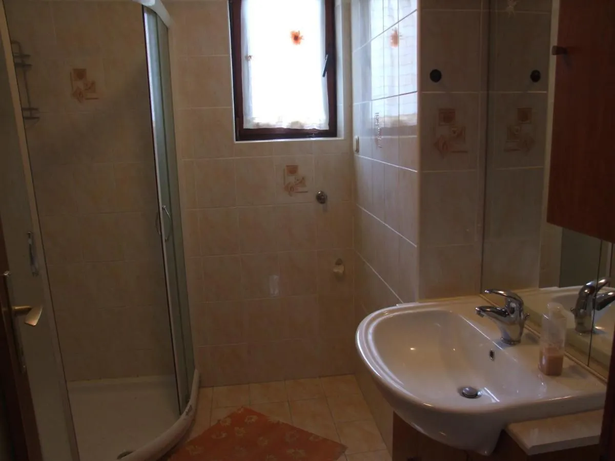 Apartments Ida, 100 M From The Beach Pjescana Uvala Croatia