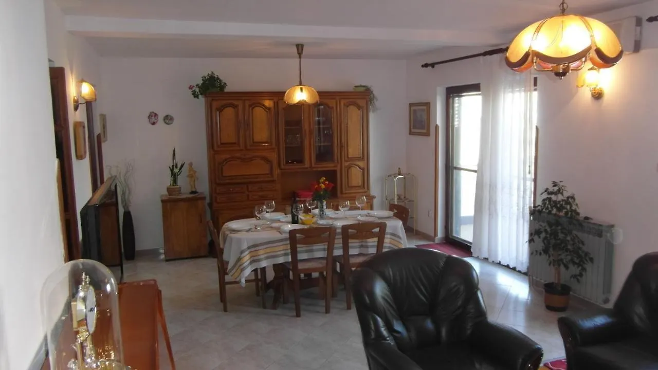 Apartments Ida, 100 M From The Beach Pjescana Uvala