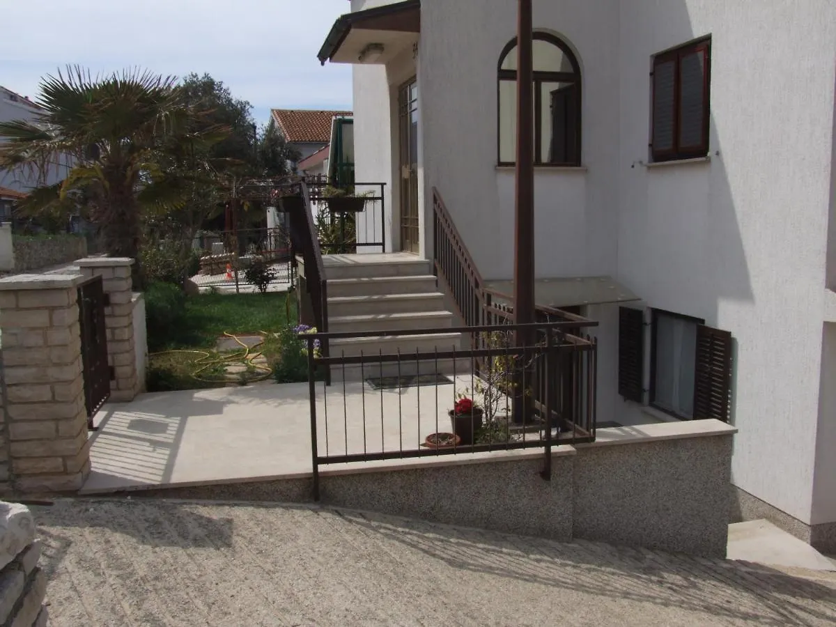 Apartments Ida, 100 M From The Beach Pjescana Uvala