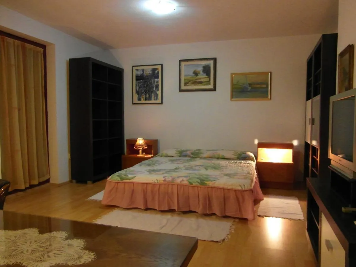 Apartments Ida, 100 M From The Beach Pjescana Uvala