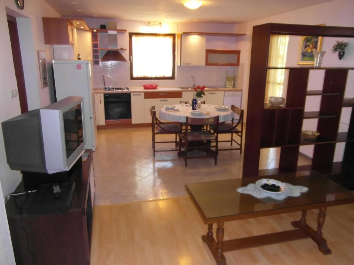 Apartments Ida, 100 M From The Beach Pjescana Uvala