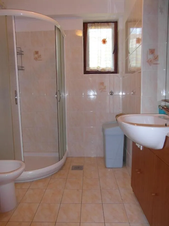 Apartments Ida, 100 M From The Beach Pjescana Uvala Croatia