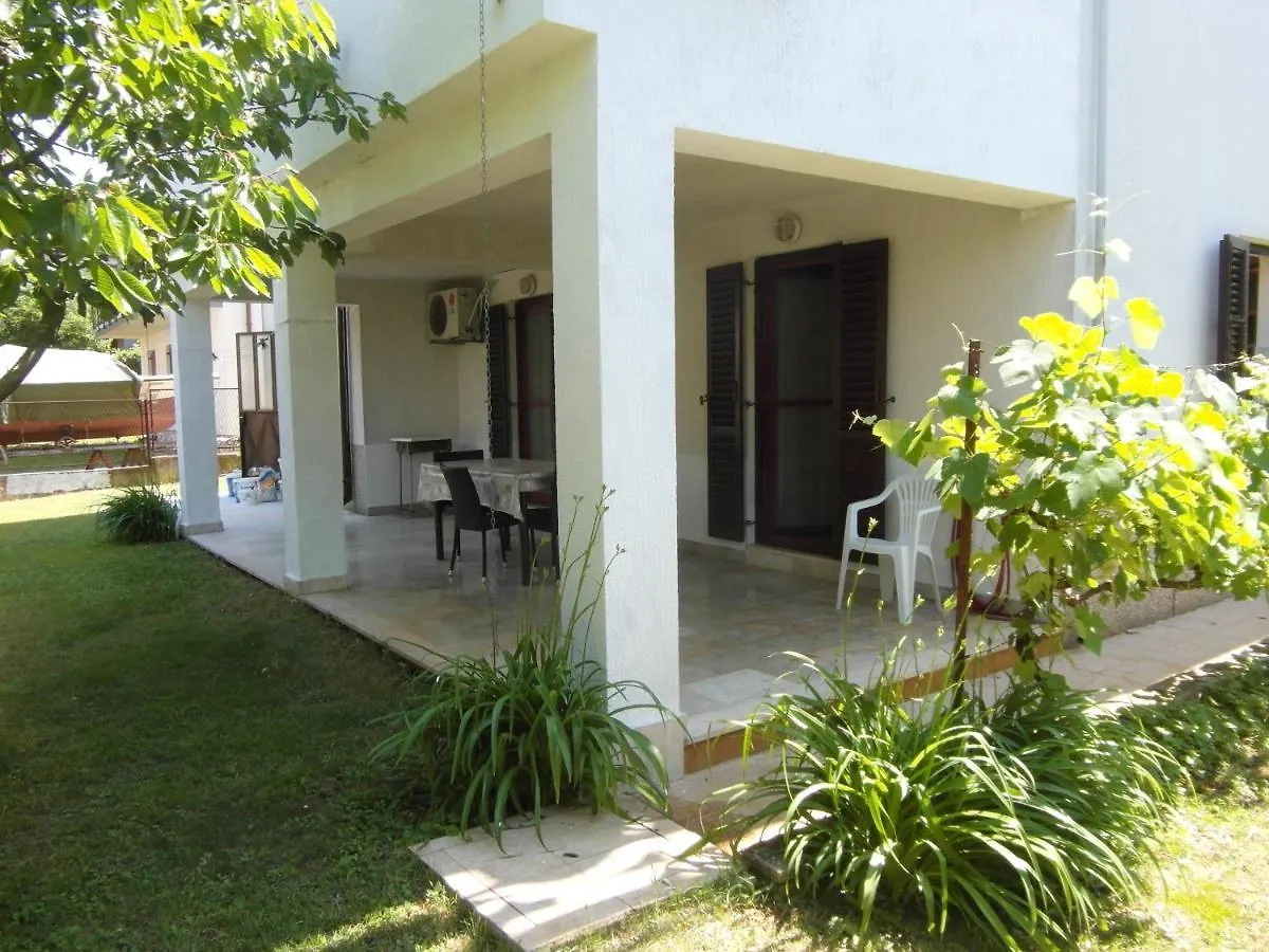 Apartments Ida, 100 M From The Beach Pjescana Uvala